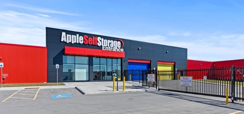 Storage Units at Apple Self Storage - London - 455 Highbury Ave, London ON